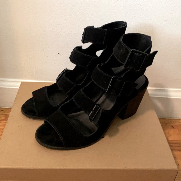 Kelsi Dagger Kristies Black Buckle Sandals - Picture 2 of 7